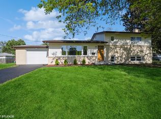 1121 N Wheeling Rd, Mount Prospect, IL 60056