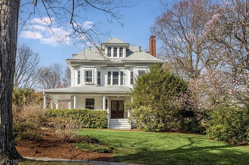 1st image of 109 Clarewill Avenue