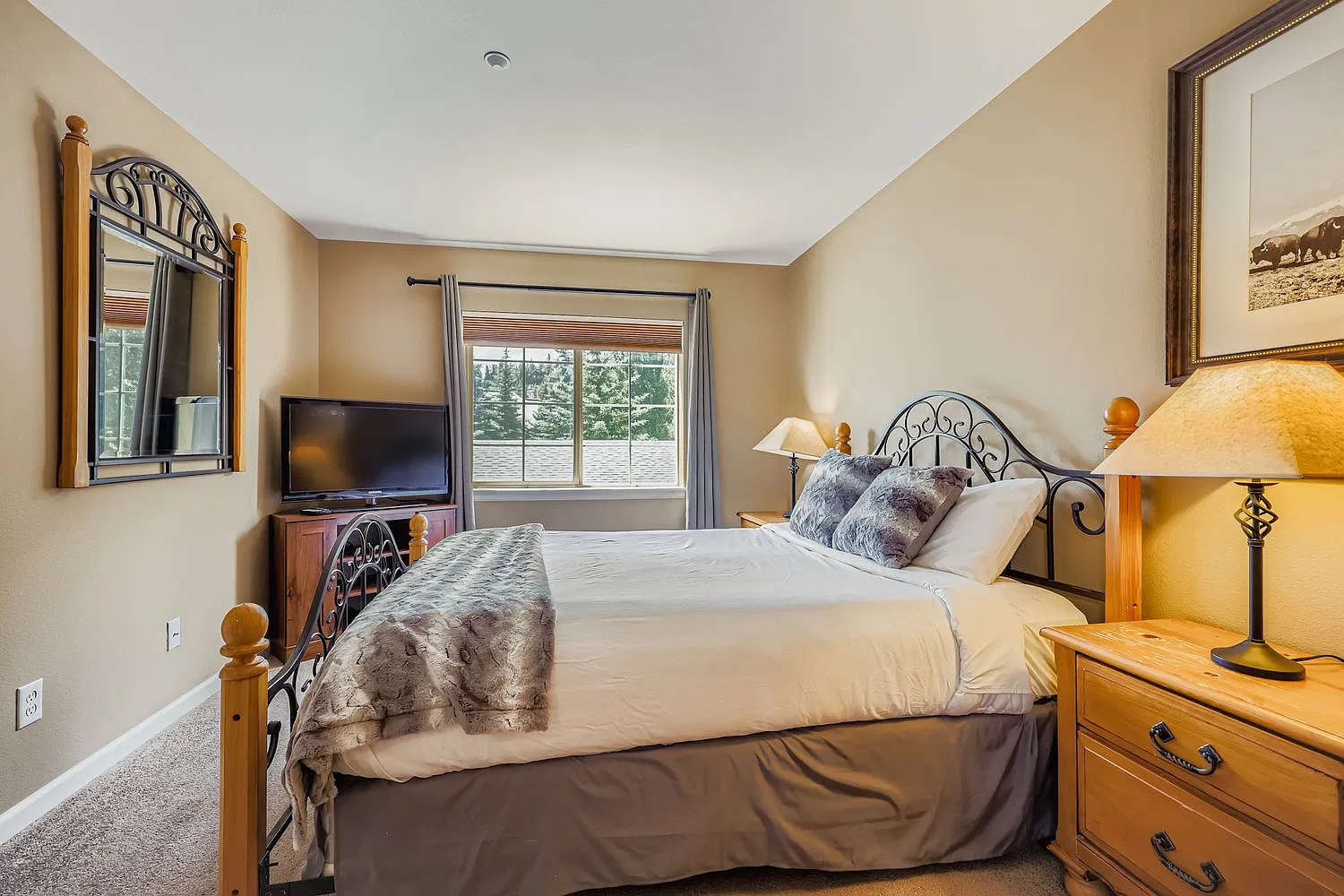 2 bed, 930 sqft, $3,000 — Photo 2
