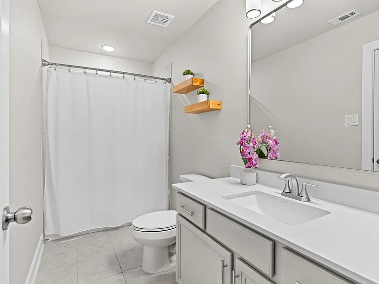 141 Bronze Bow Dr — Photo 32