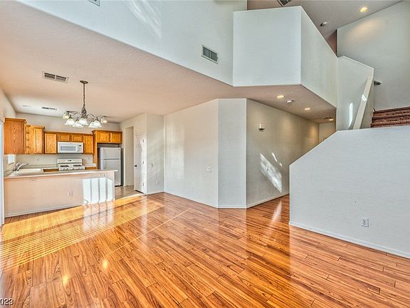 3rd image of 8995 Harmony Grove Ave
