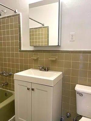 Rented by Oxford Property Group | media 13