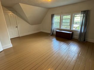 129 Grasmere St FLOOR 3, Newton, MA 02458