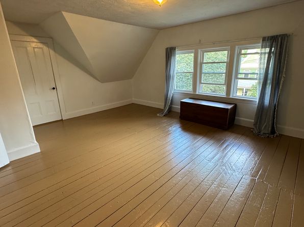 129 Grasmere St FLOOR 3