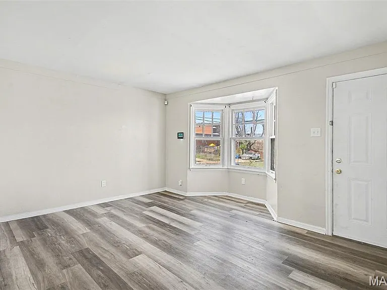 7030 Emma Ave — Photo 4
