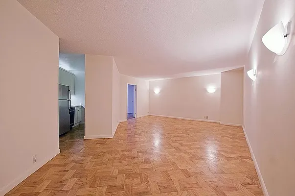 Rented by Nest Seekers International | media 32