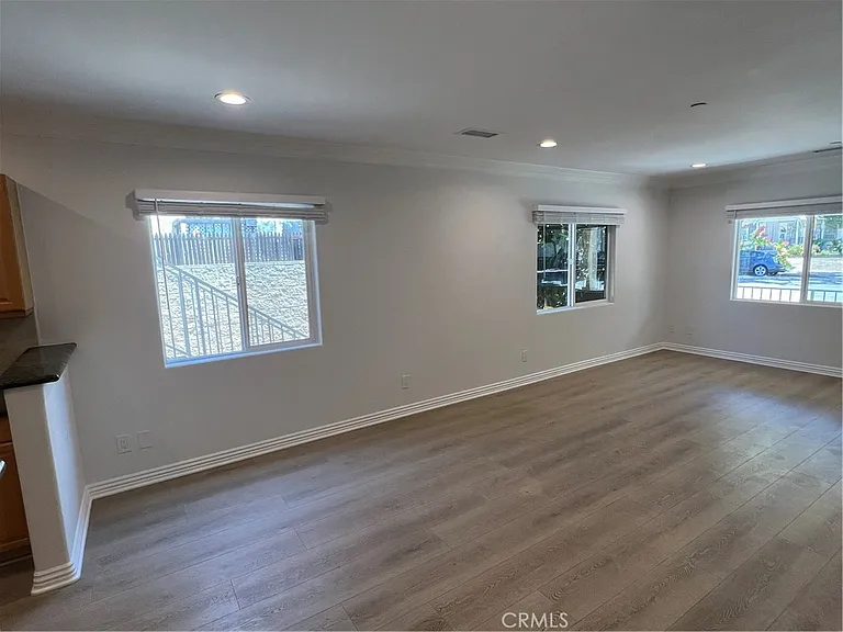 517 Concord St — Photo 8