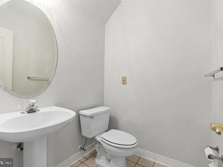 6908 Fairfax Dr #306 — Photo 24