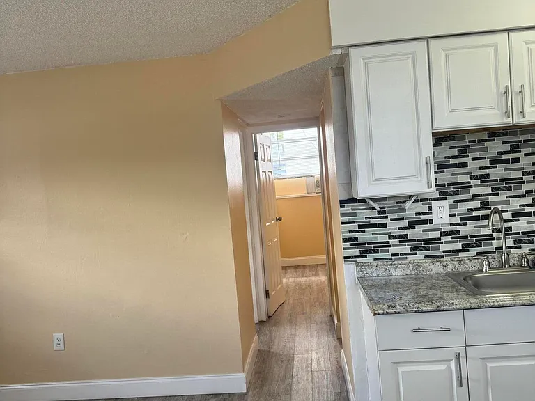 240 Stone St #7 — Photo 6