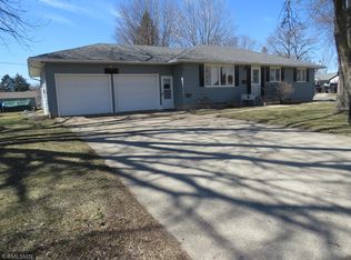 1425 Stevens Ave N, Glencoe, MN 55336