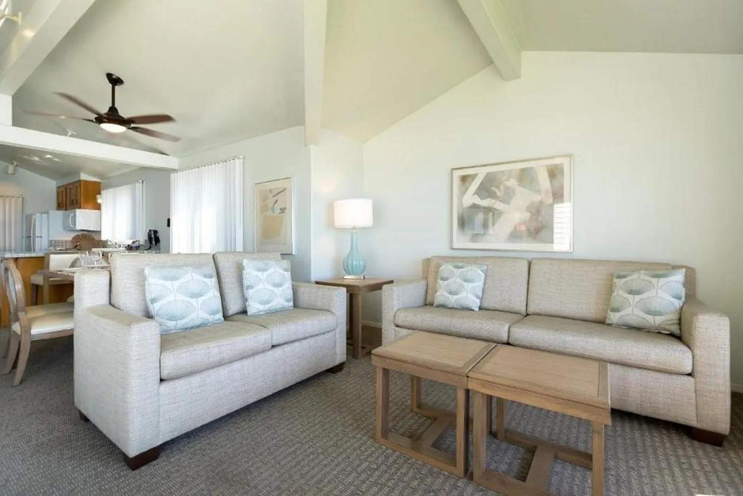 2 bed, 1.0 bath, 990 sqft, $8,825 — Photo 2