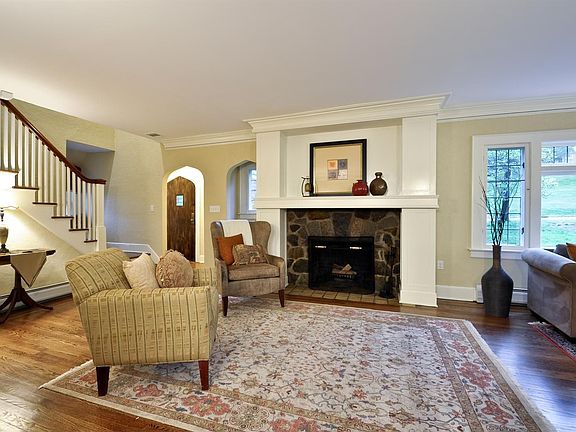 3rd image of 27 Grandview Pl