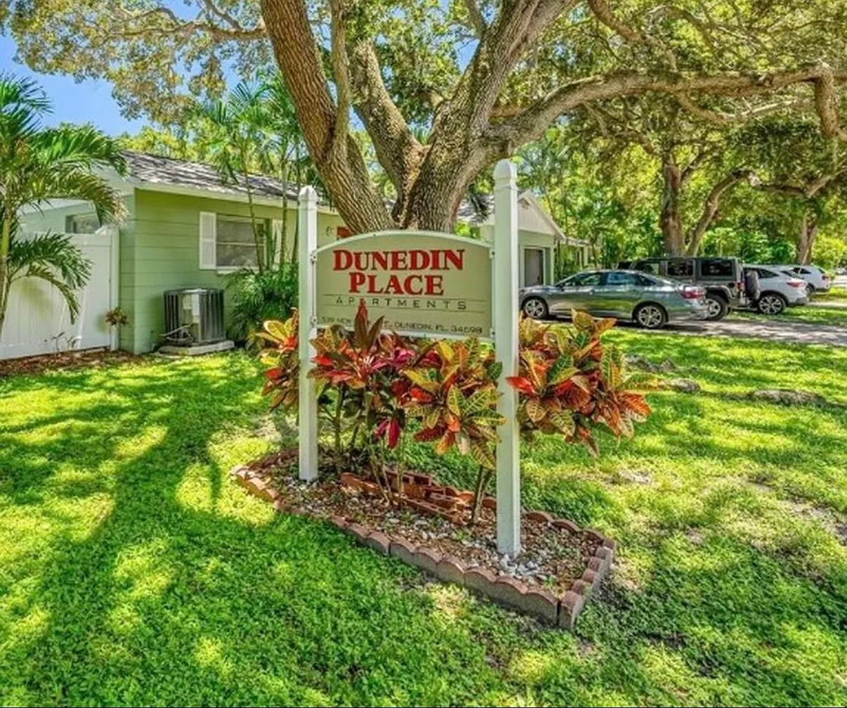 2 bed, 950 sqft, $2,000 — Photo 1