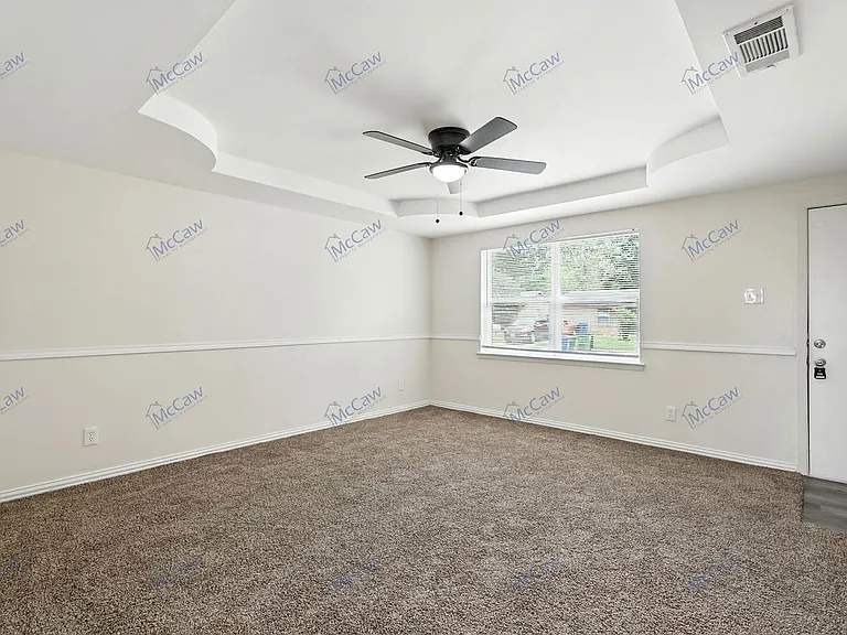 4425 Central Ln — Photo 5