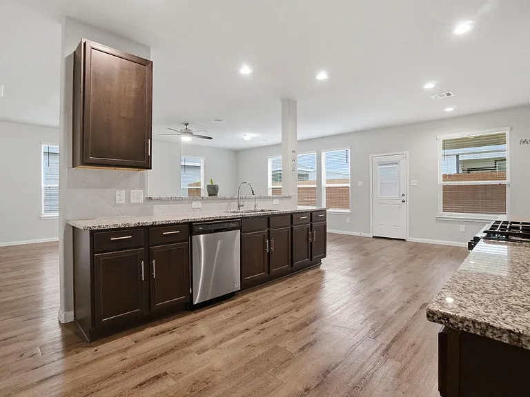 22210 Great Royal Ln — Photo 14