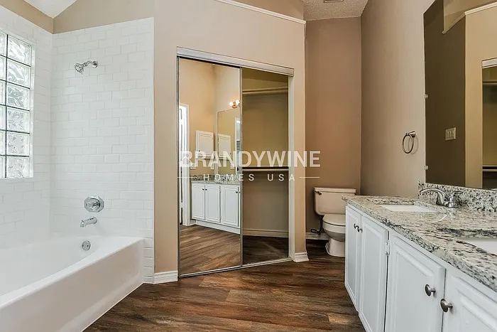 737 Lionel Way — Photo 16