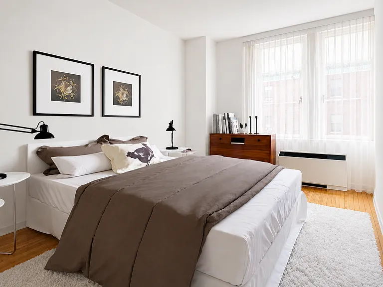 252 7th Ave #8U — Photo 4