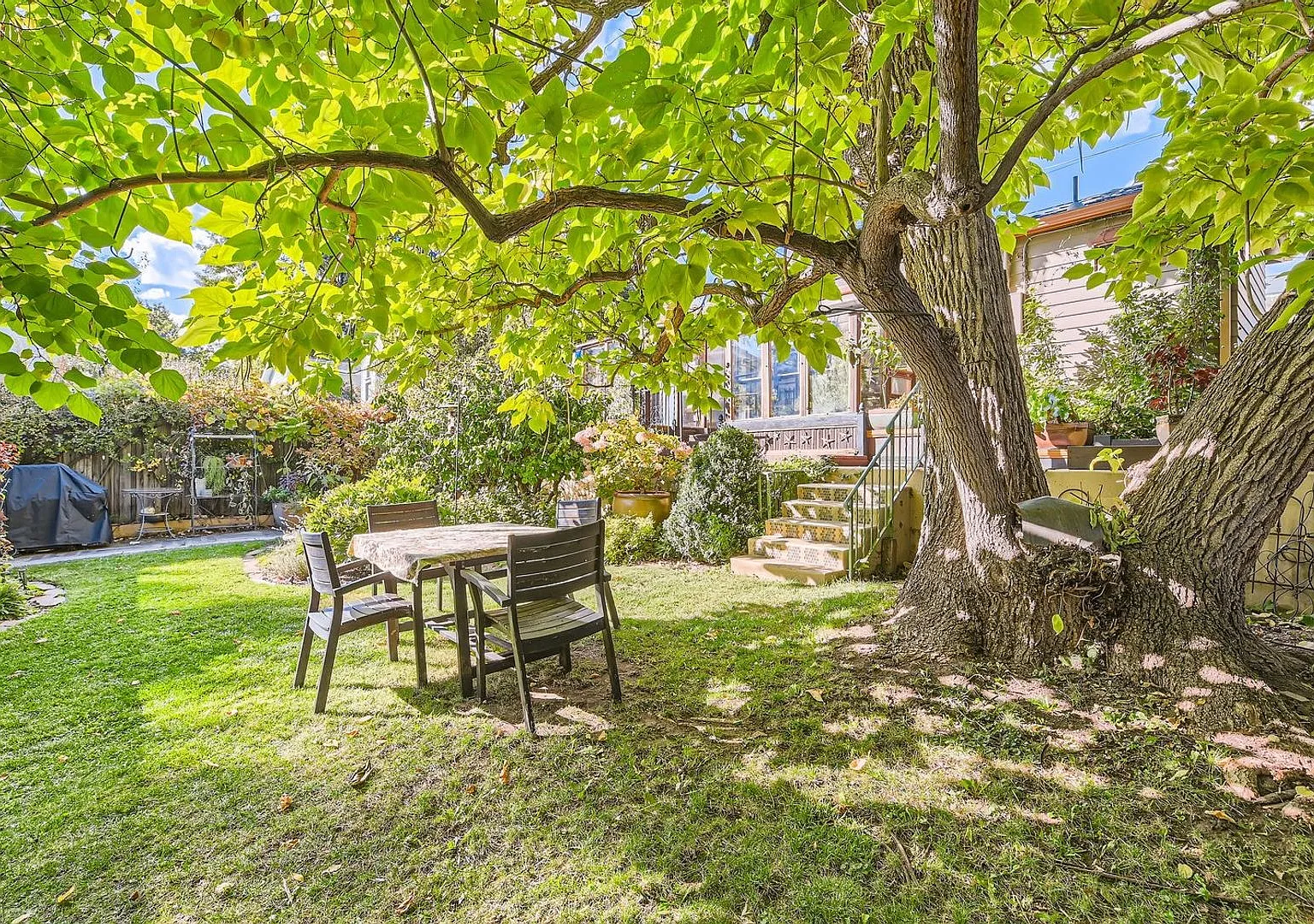 2-Bedroom in Newlands with Secret Garden & Suite — Photo 4