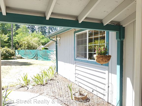 4th image of 1127 158th Street Ct E