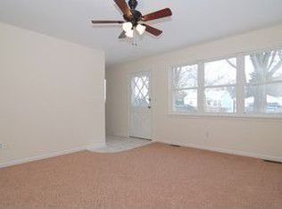 1616 Woodridge Dr, Round Lake Beach, IL 60073