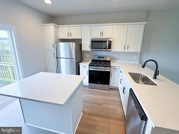 3rd image of 114 Norland Knoll Dr