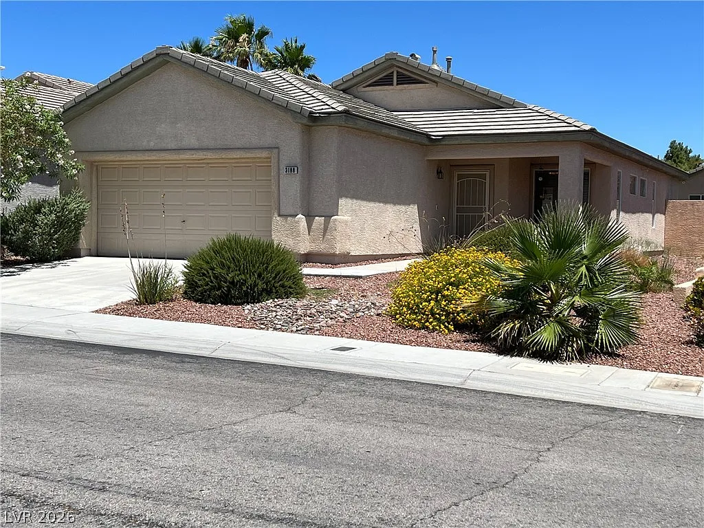 3 bed, 2.0 bath, 1628 sqft, $2,275 — Photo 1
