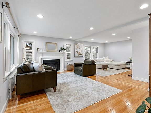 2nd image of 46 Bridge St