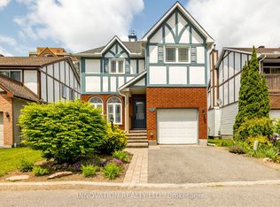 2751 Massicotte Ln, Ottawa, ON K1T3G9