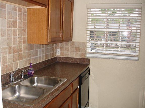 2nd image of 4834 Tangerine Ave Unit 4834-B