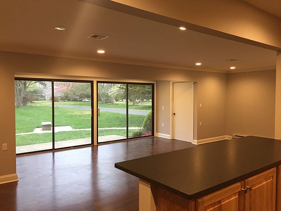 OPEN LIVING FLOOR PLAN