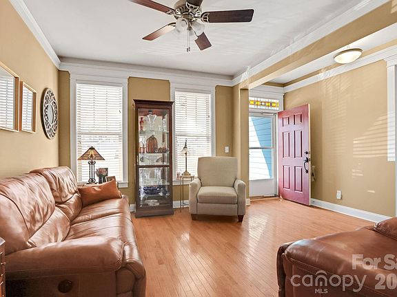4th image of 4 Hoolet Ct