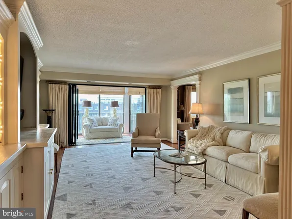 5904 Mount Eagle Dr APT 618, Alexandria, VA 22303
