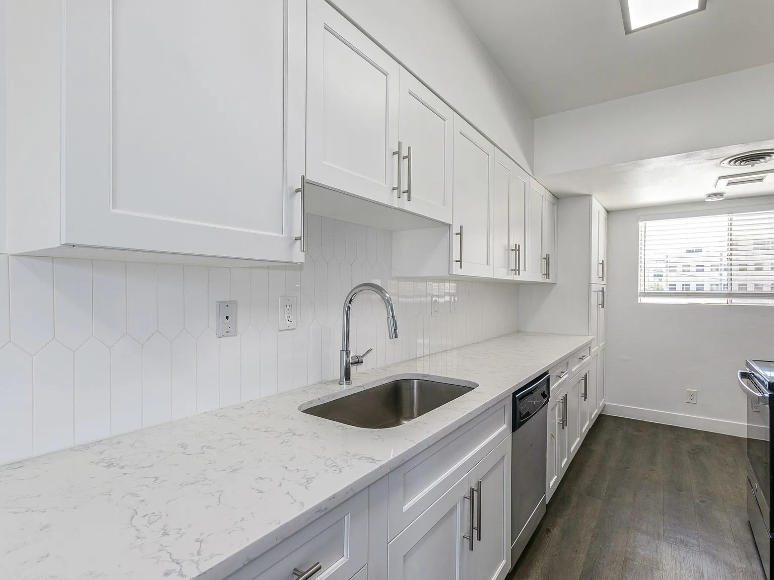The Shorewood Apartments — Photo 2