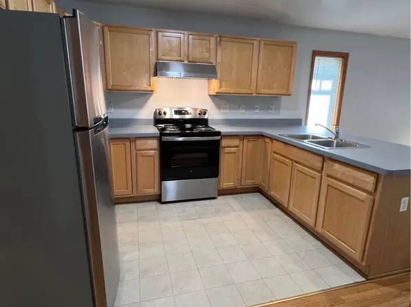 2910 N Newhall St, Milwaukee, WI