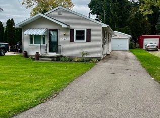 224 Bon Air Rd, Lansing, MI 48917