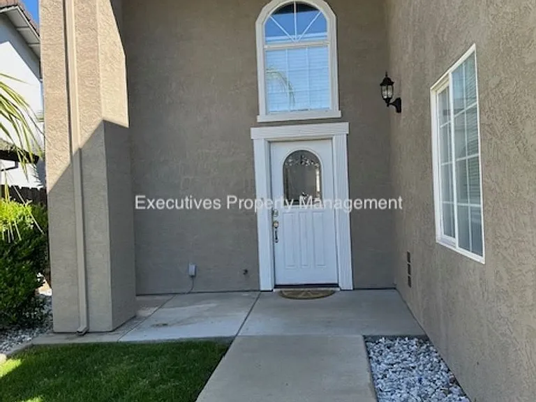 1103 Acapulco Ct — Photo 2