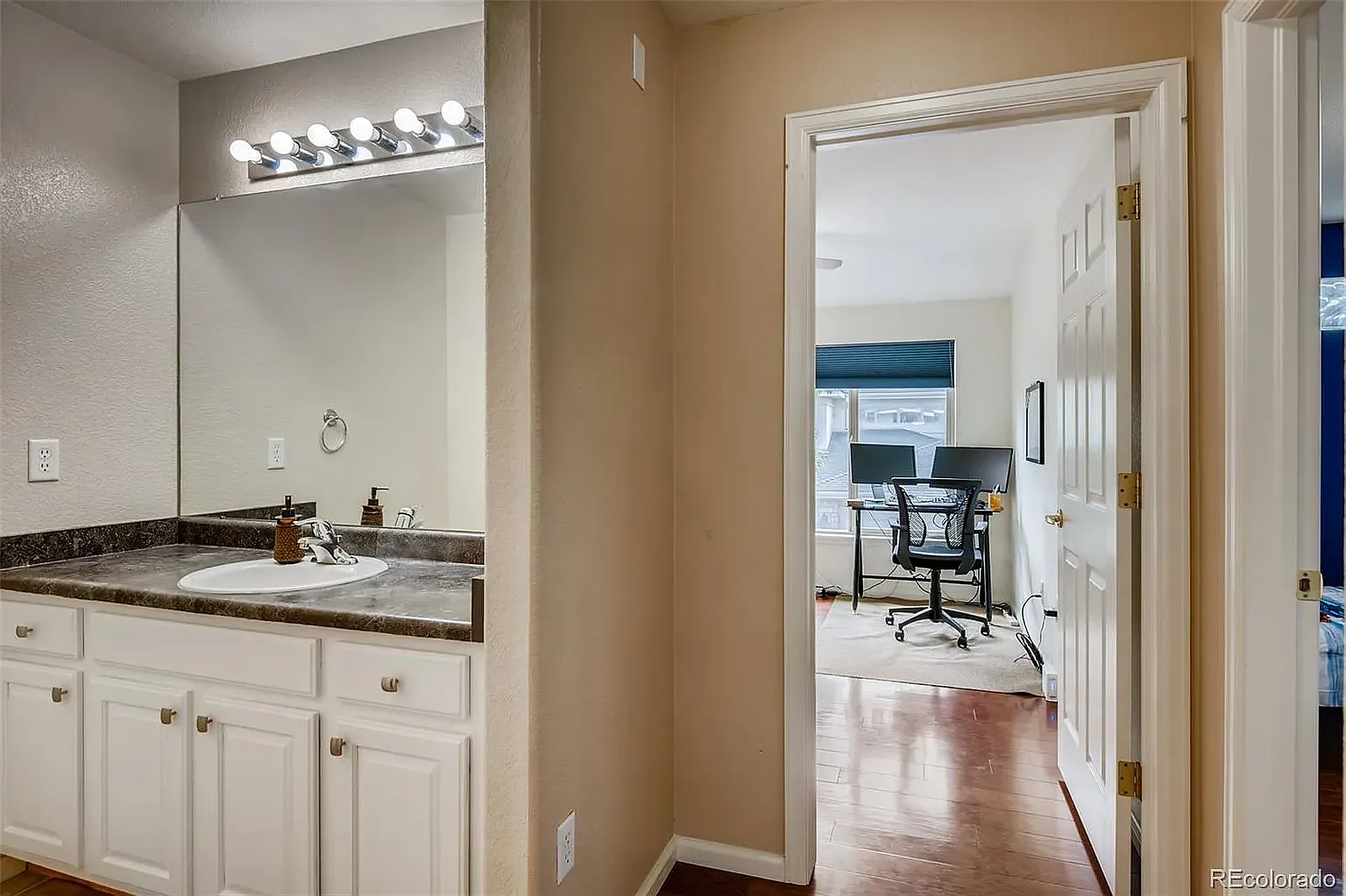 3 bed, 2302 sqft, $3,000 — Photo 1