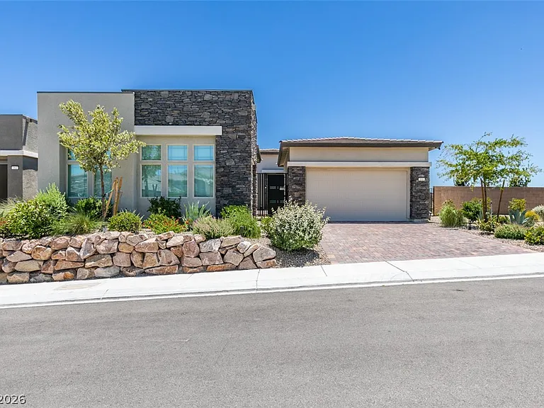 988 Edinburgh Fields Ct — Photo 1
