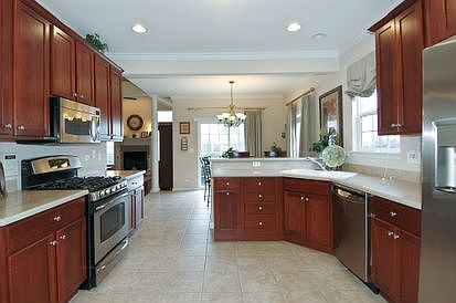 3rd image of 104 Valencia Pkwy #104