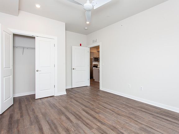 3rd image of 3604 Haverford Ave APT 202
