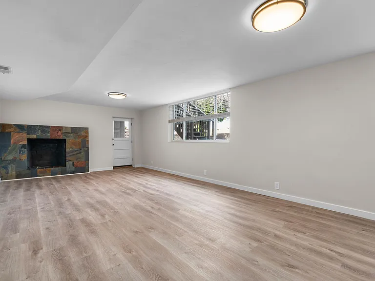 2177 E Castle Hill Ave — Photo 15