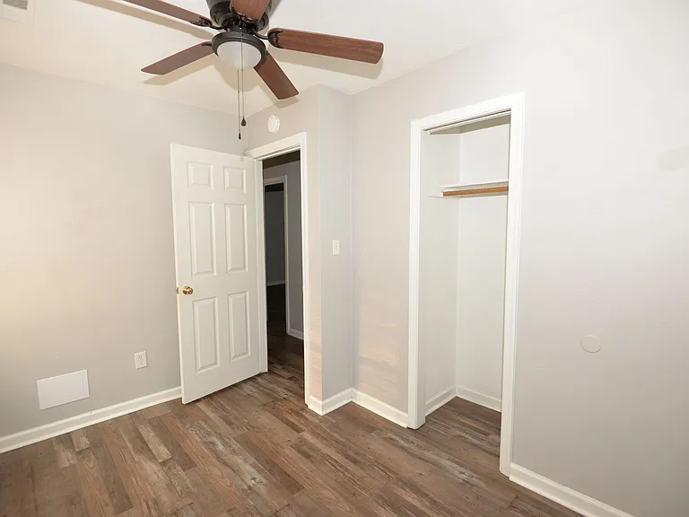 1227 W 41st St — Photo 14