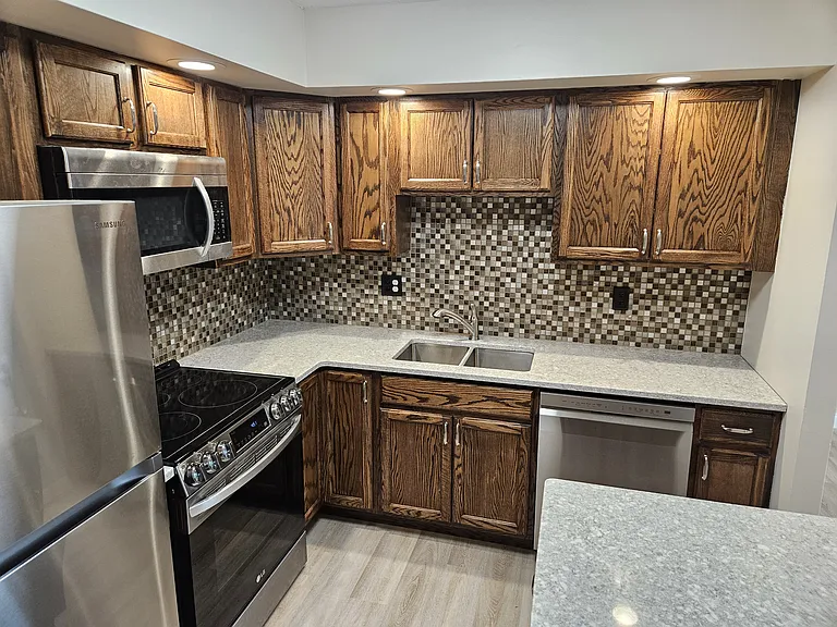 3401 Clover Hills Dr — Photo 5