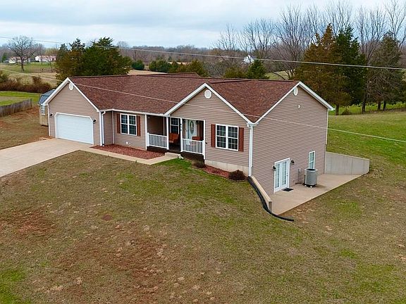 2nd image of 438 Willow Lake Dr
