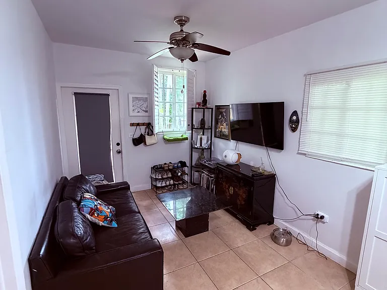 902 Salzedo St #5 — Photo 2
