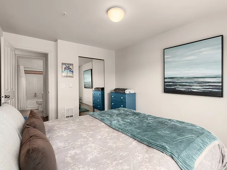 1504 Aurora Ave N #210 — Photo 4