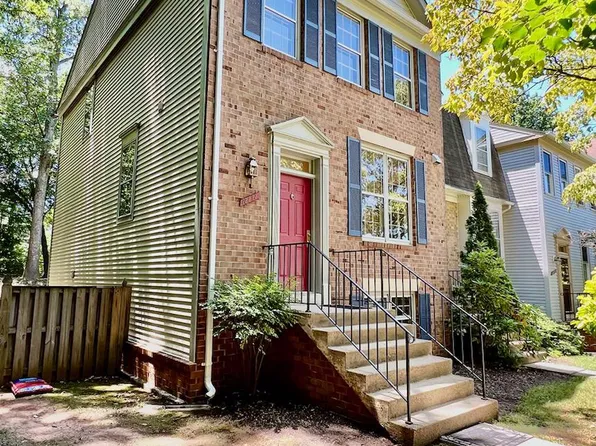 12212 Apple Orchard Ct, Fairfax, VA 22033