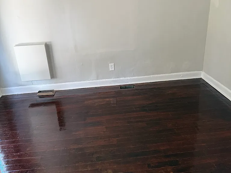 112 Vinson Dr — Photo 2