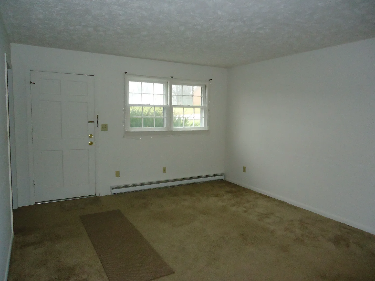 2 bed, 1200 sqft, $990 — Photo 4