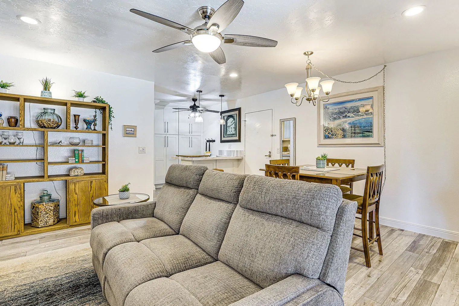 2 bed, 1.0 bath, 850 sqft, $3,339 — Photo 2